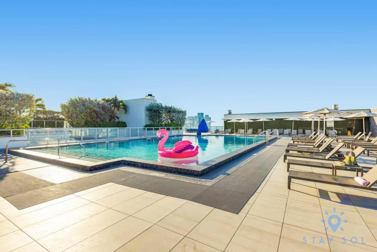 Tropical Oasis - Rooftop Pool- Near Beach - Gym Hollywood Eksteriør bilde