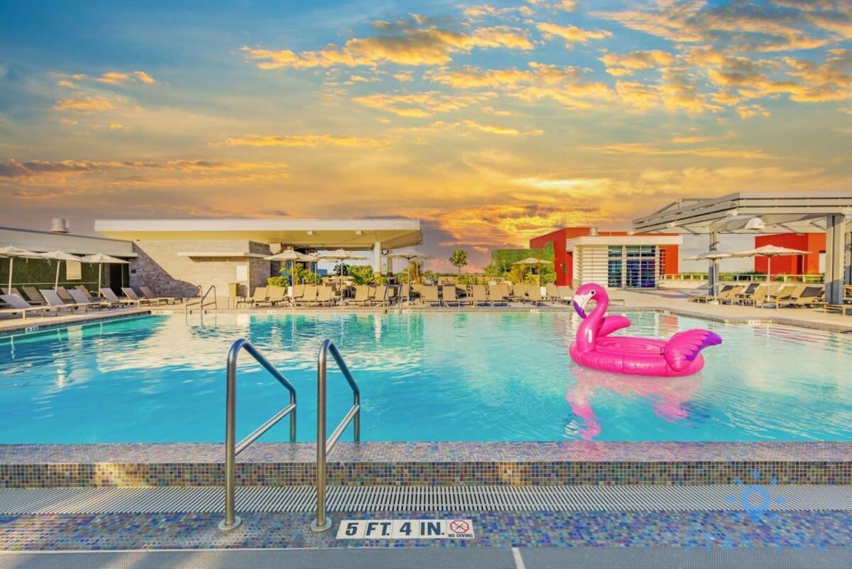 Tropical Oasis - Rooftop Pool- Near Beach - Gym Hollywood Eksteriør bilde