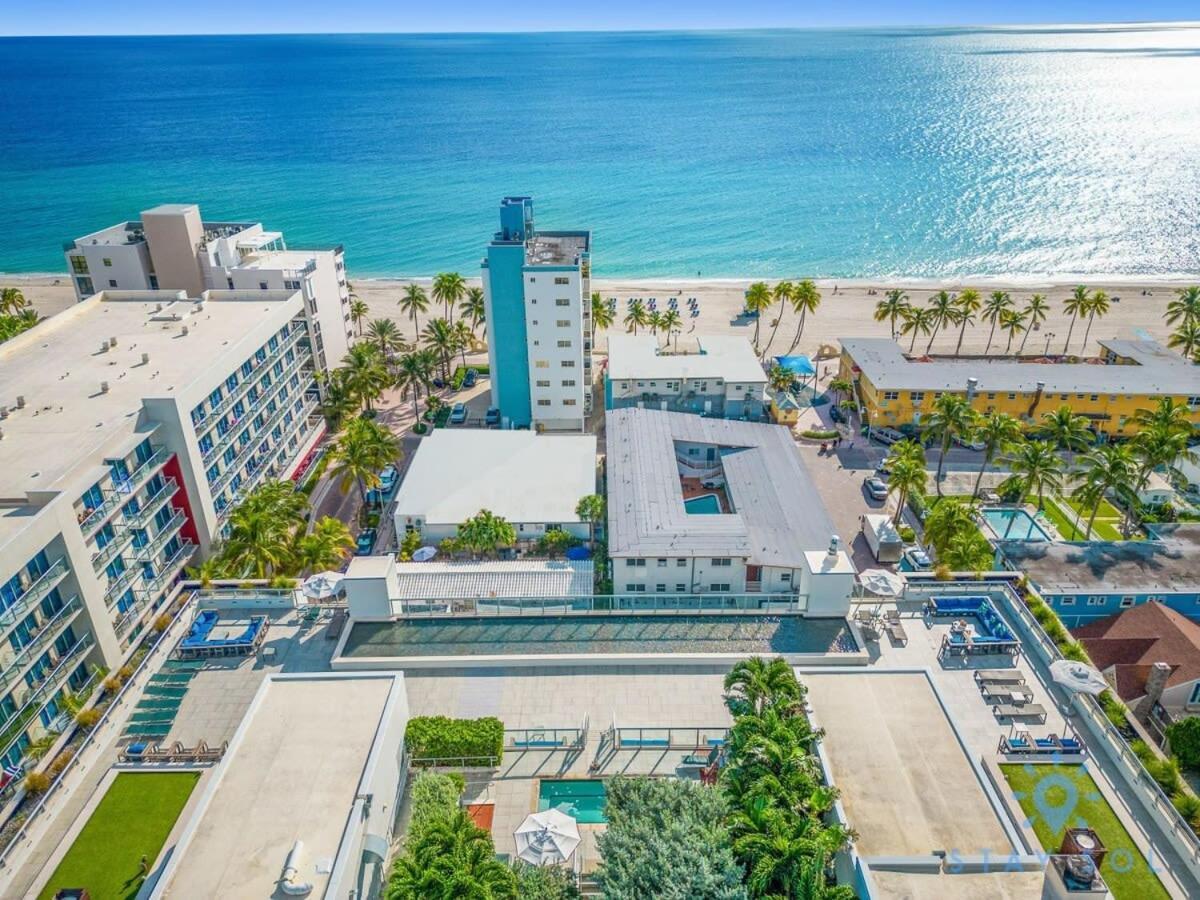 Tropical Oasis - Rooftop Pool- Near Beach - Gym Hollywood Eksteriør bilde